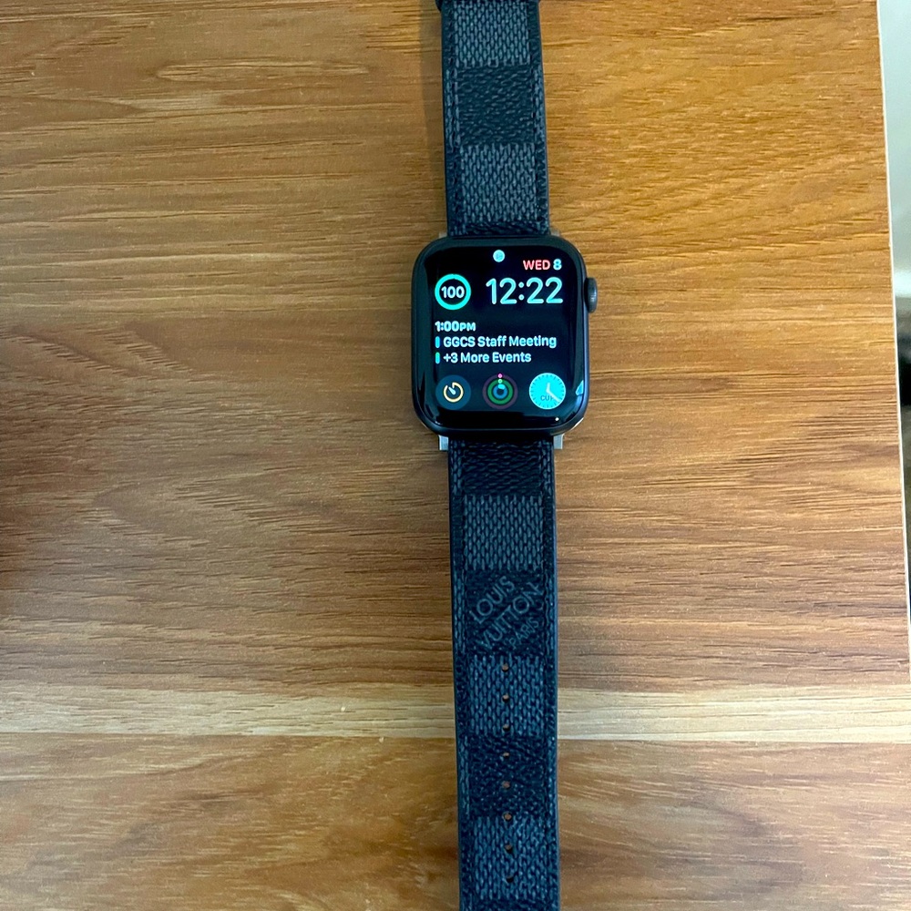 Apple Watch 6 44mm, mint condition $350